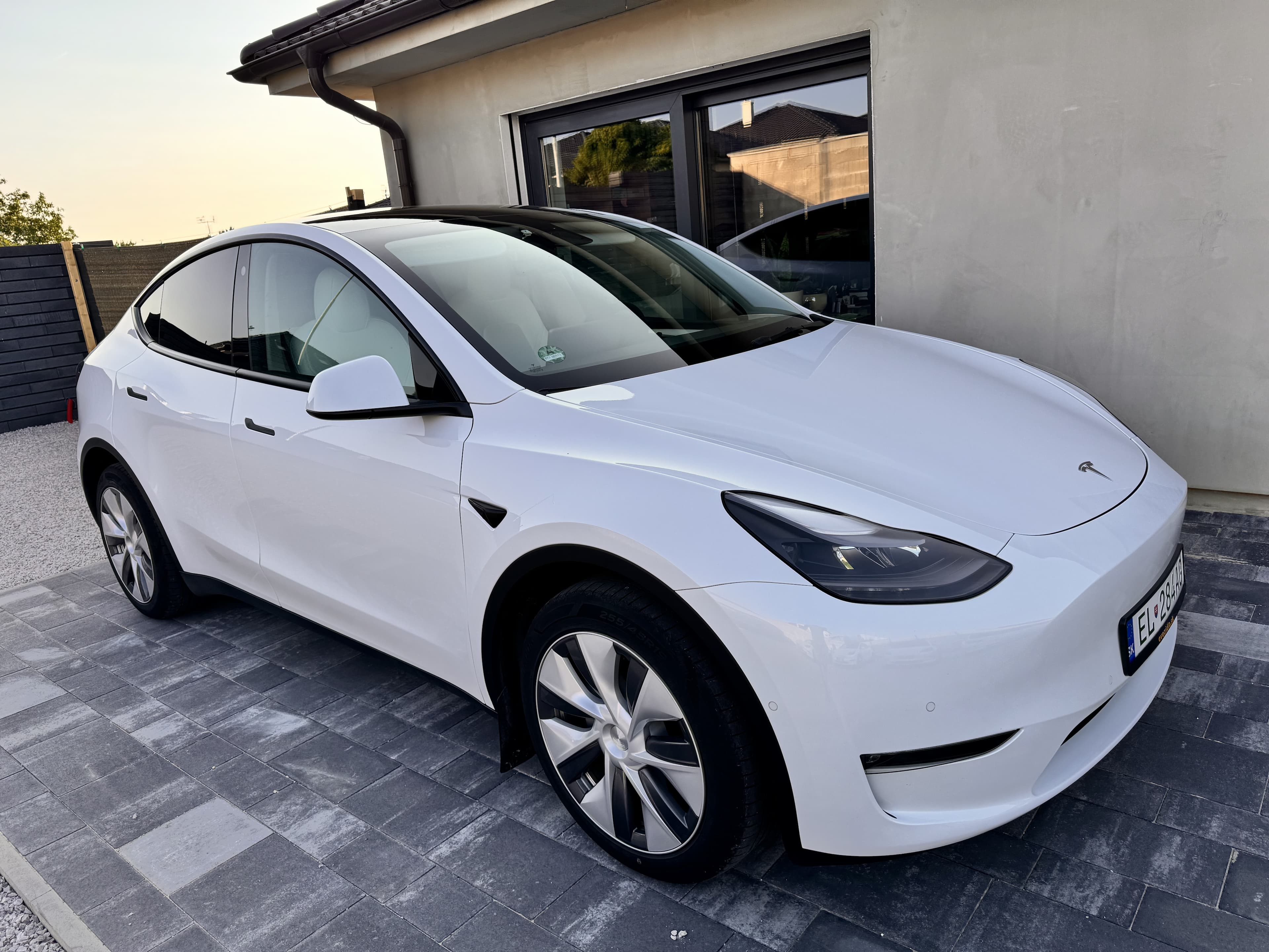 Tesla Model Y Long Range
